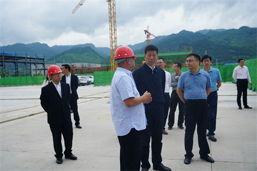 2021年5月20日，湖南省張家界市委副書記、代市長(zhǎng)王洪斌一行蒞臨湖南萬(wàn)眾筑工科技有限公司指導(dǎo)工作